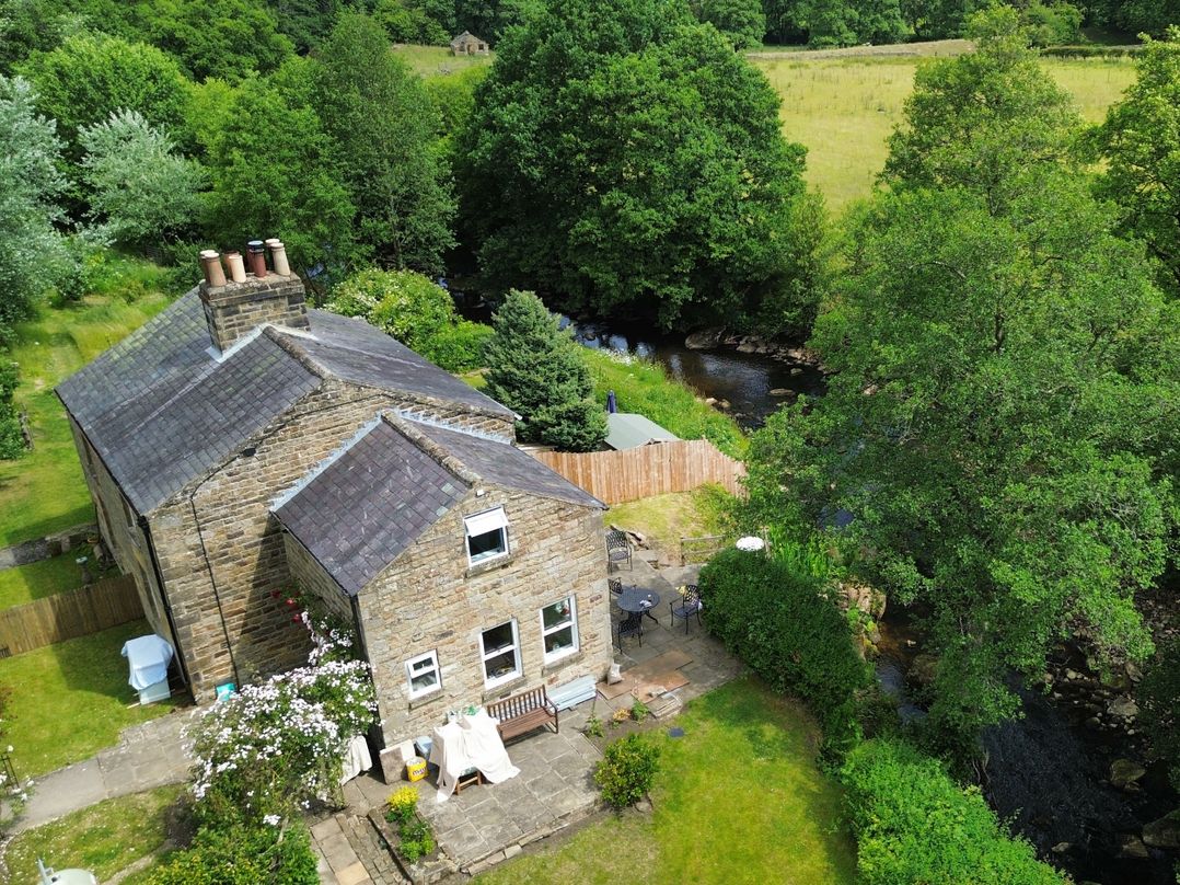 2 Whinstone Cottage