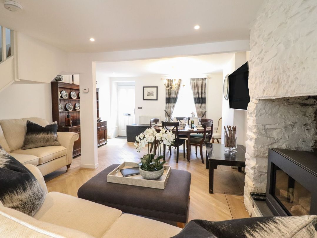 3 Rosemary Lane