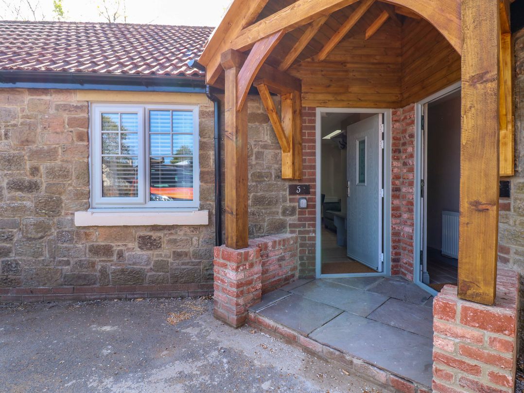 Spacious Cottage Number 5