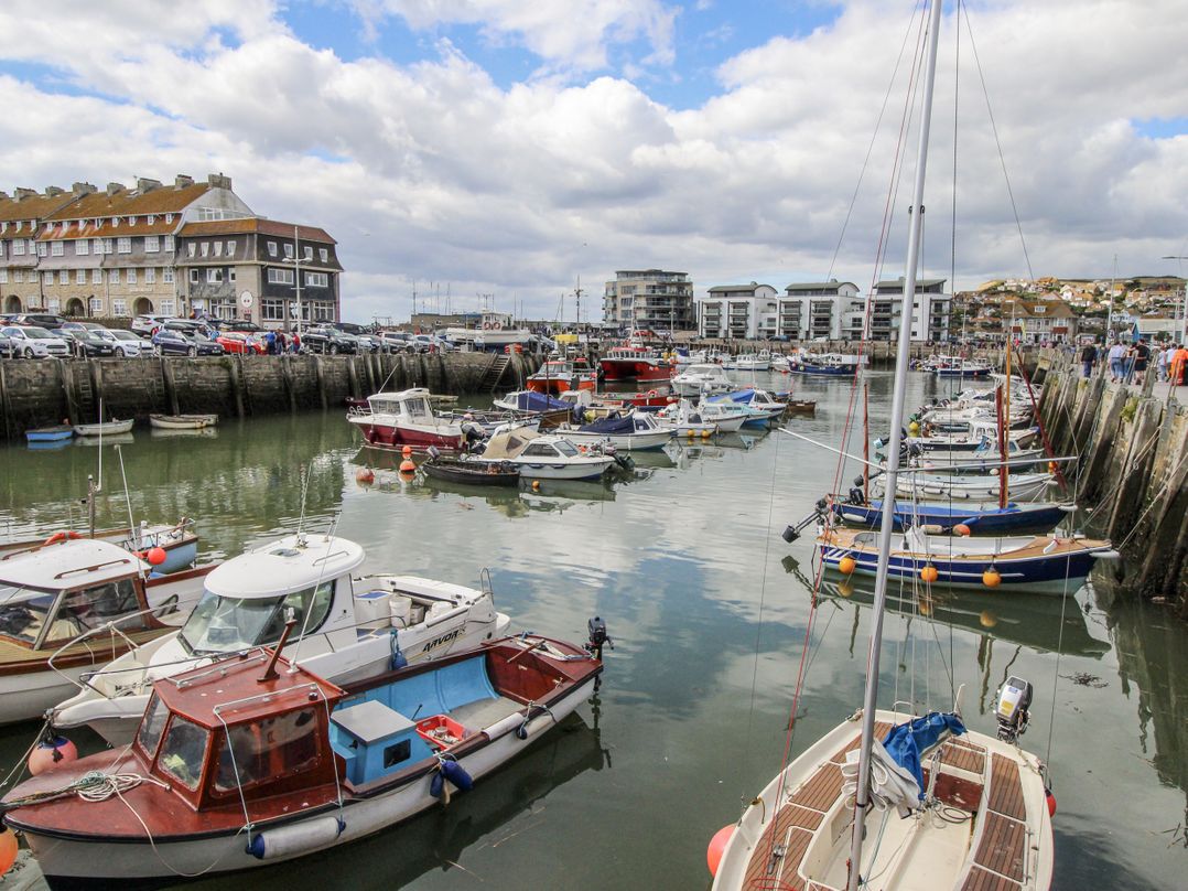 Beachcombers, 13 Chesil House