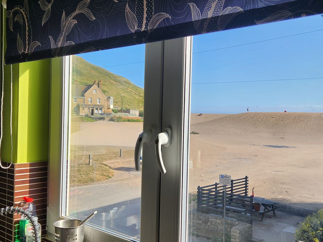 Beachcombers, 13 Chesil House