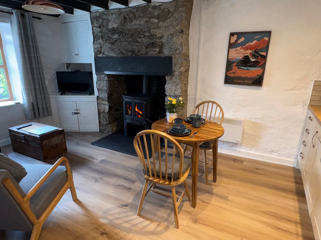 4 Old Tanrhiw