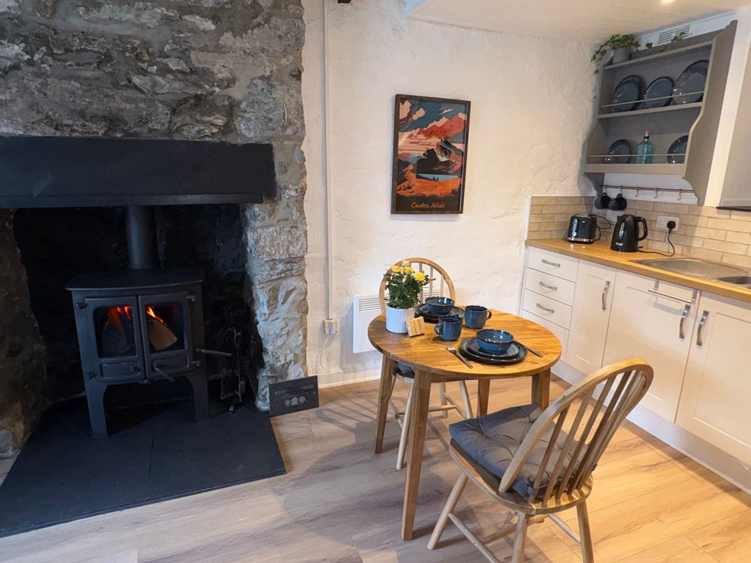 4 Old Tanrhiw