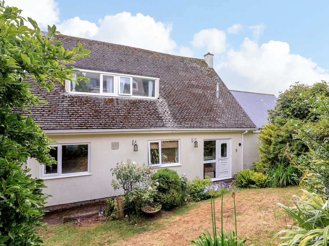 3 Chantry Hill