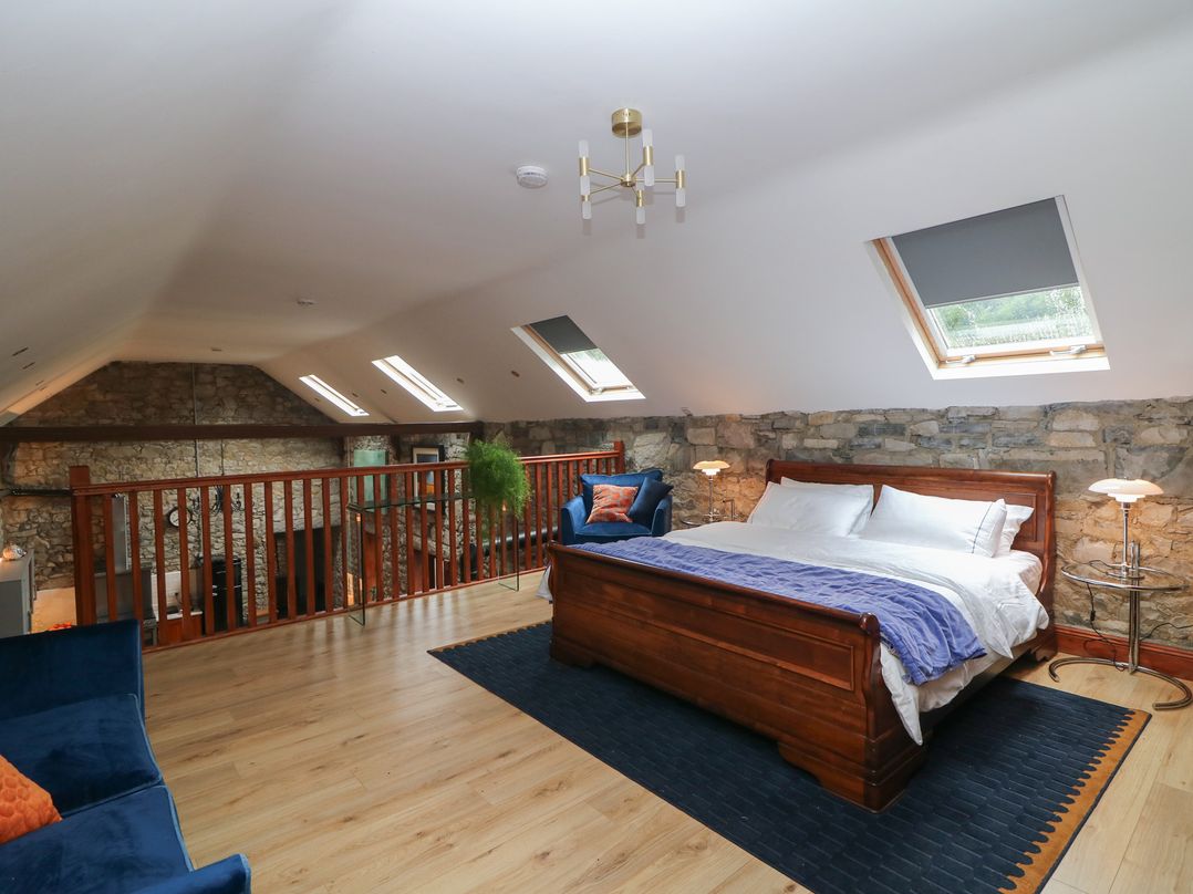 Woodville Lodge