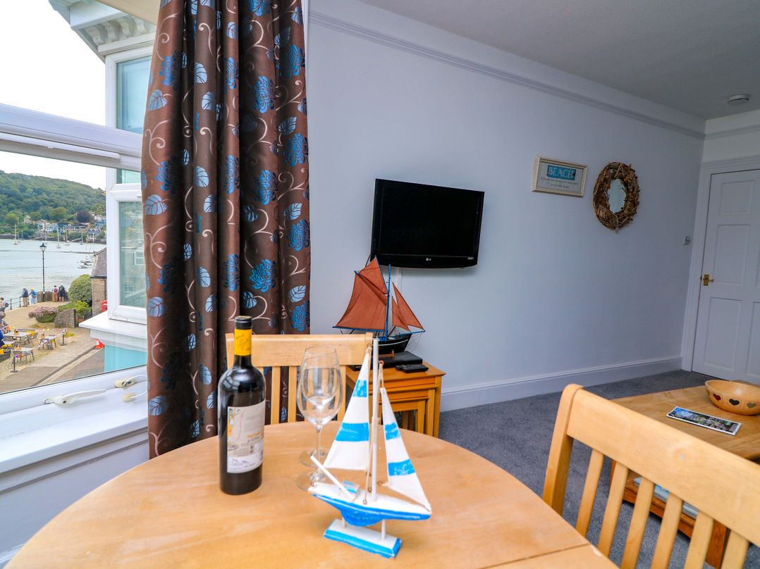 Castleview Apartment, 21 South Embankment