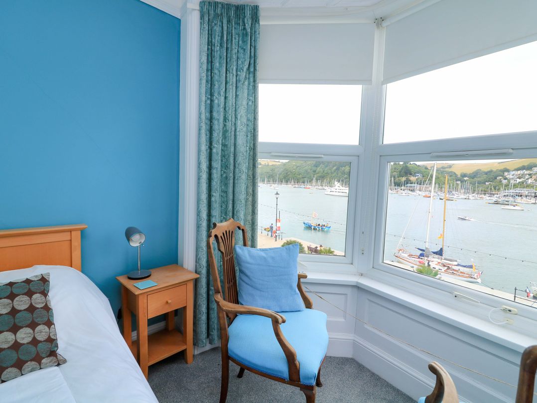 Castleview Apartment, 21 South Embankment