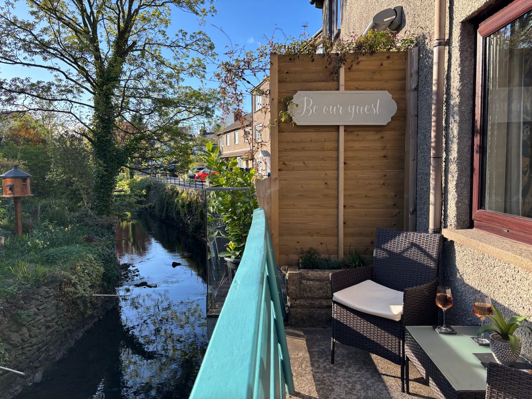 Duck Away Riverside Cottage