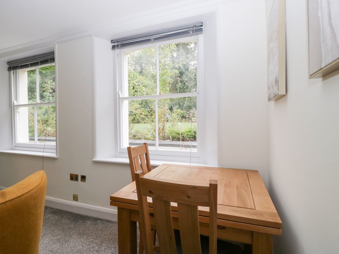 Flat 2 Battledown Grange