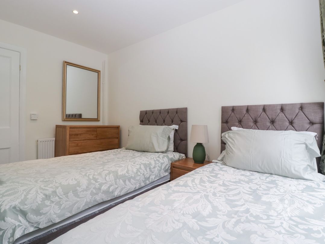 Flat 2 Battledown Grange