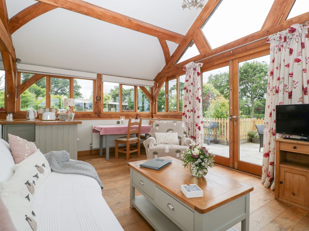 Little Acorn Cottage