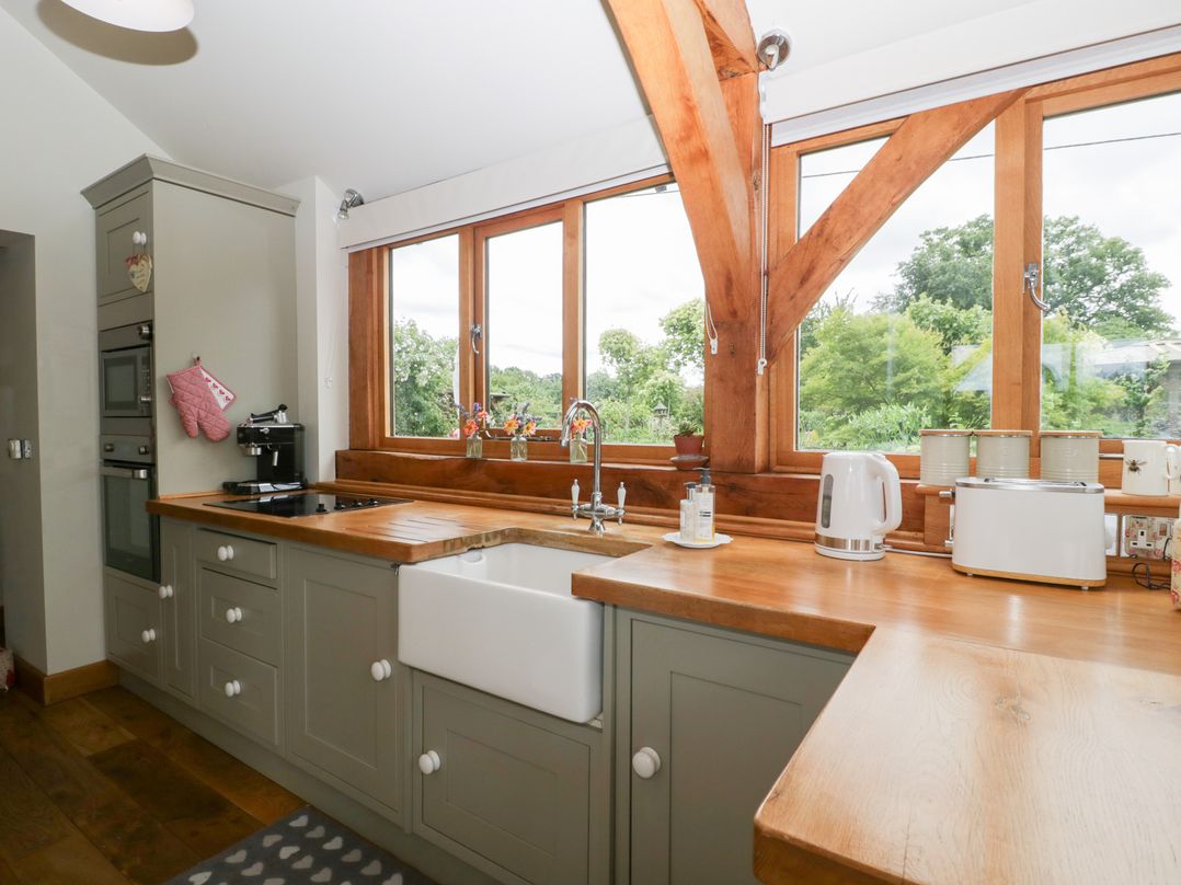 Little Acorn Cottage