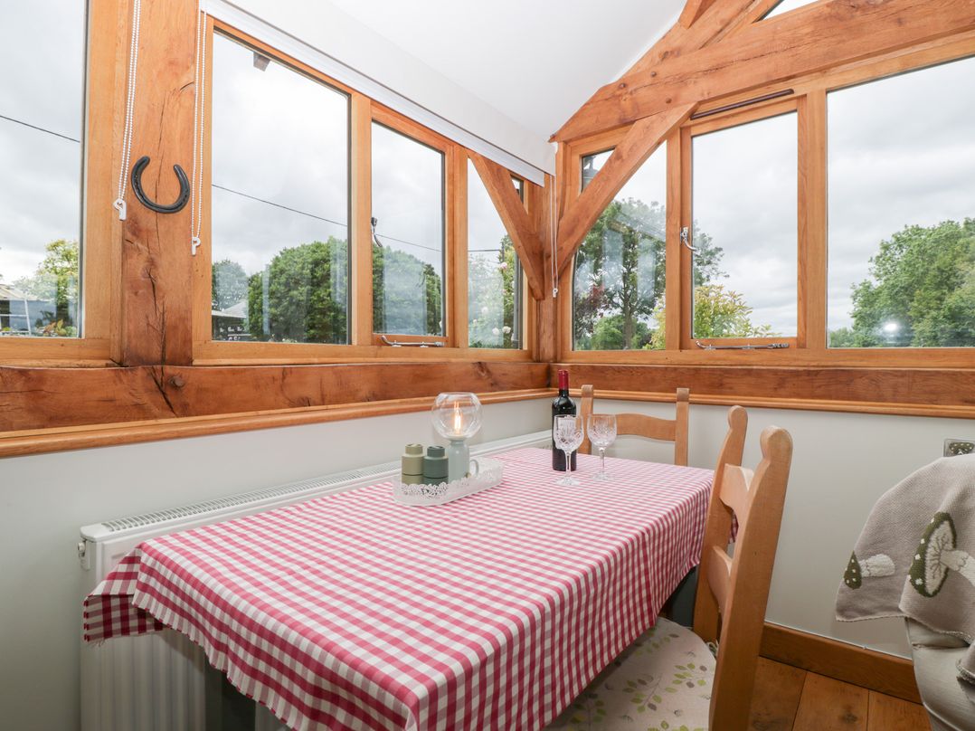 Little Acorn Cottage