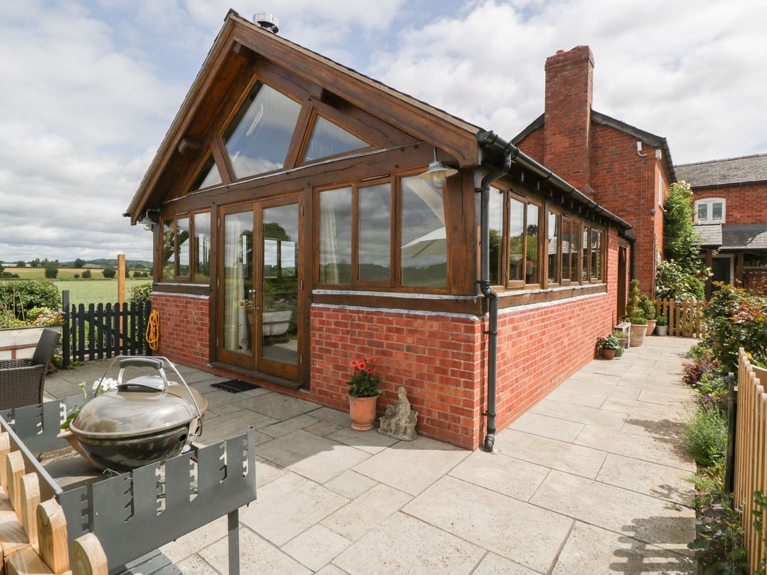 Little Acorn Cottage