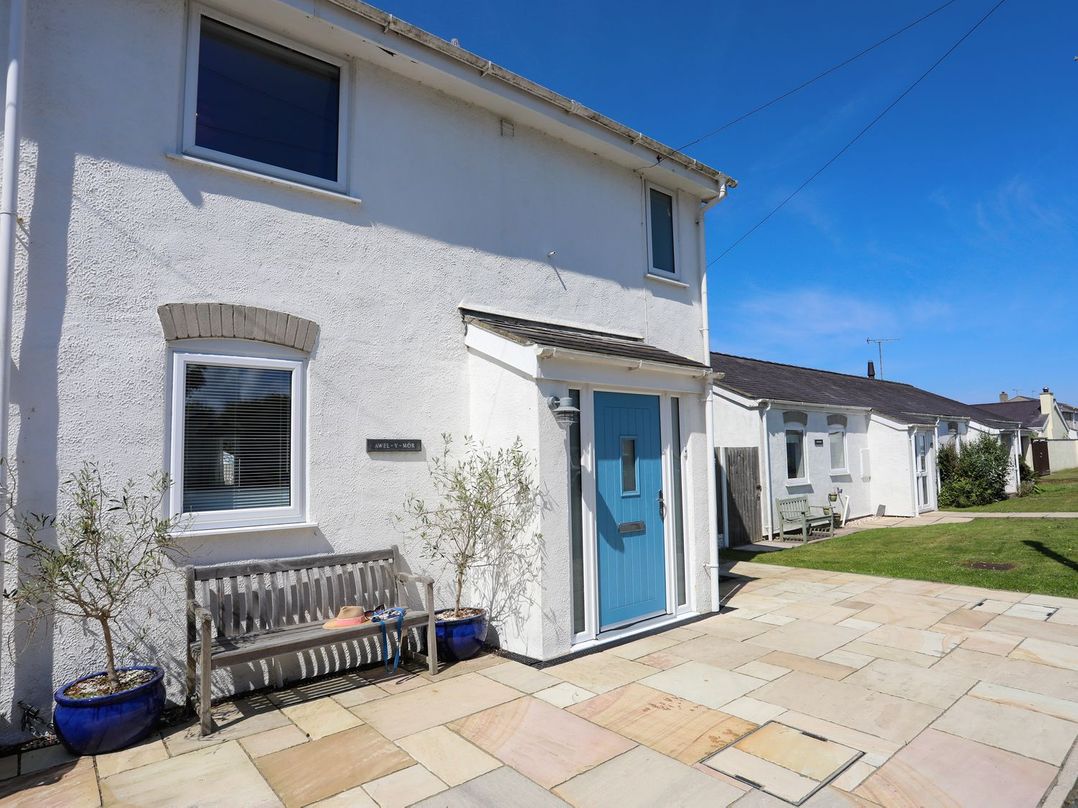 15 Llwyn Gwalch Estate