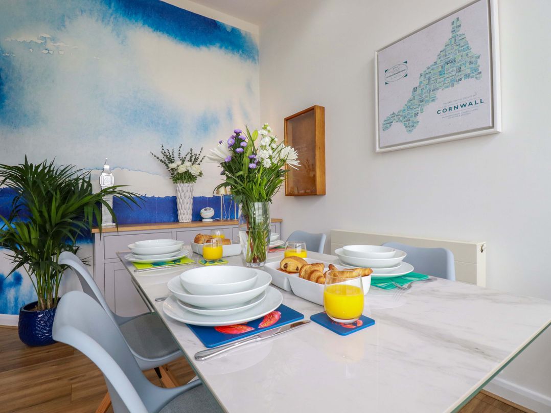 Penthouse @46Zinc - Headland View