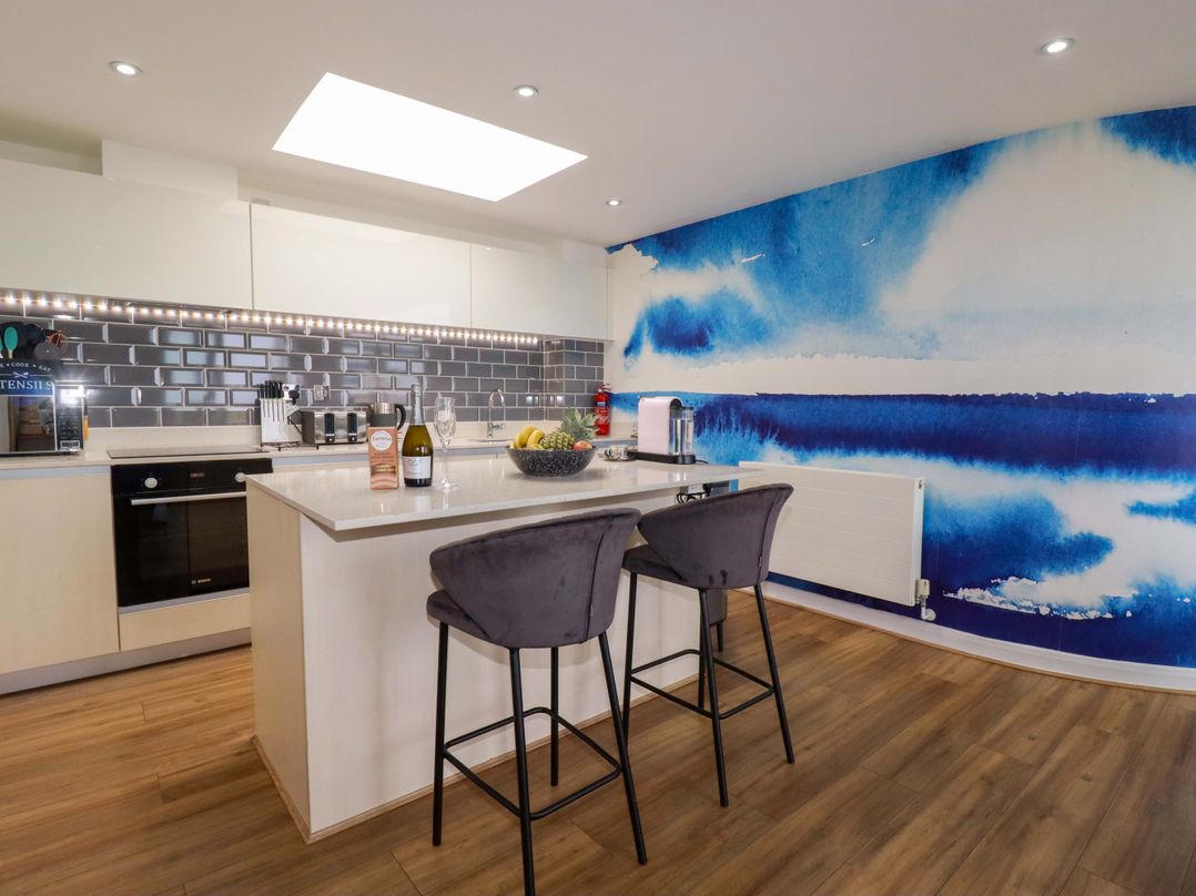 Penthouse @46Zinc - Headland View