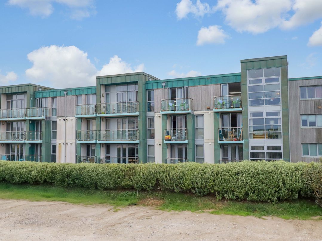 Penthouse @46Zinc - Headland View