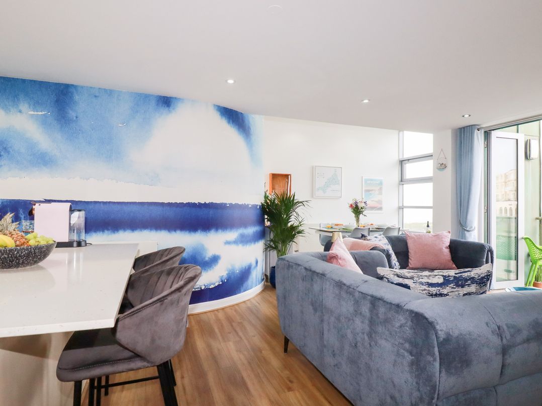 Penthouse @46Zinc - Headland View
