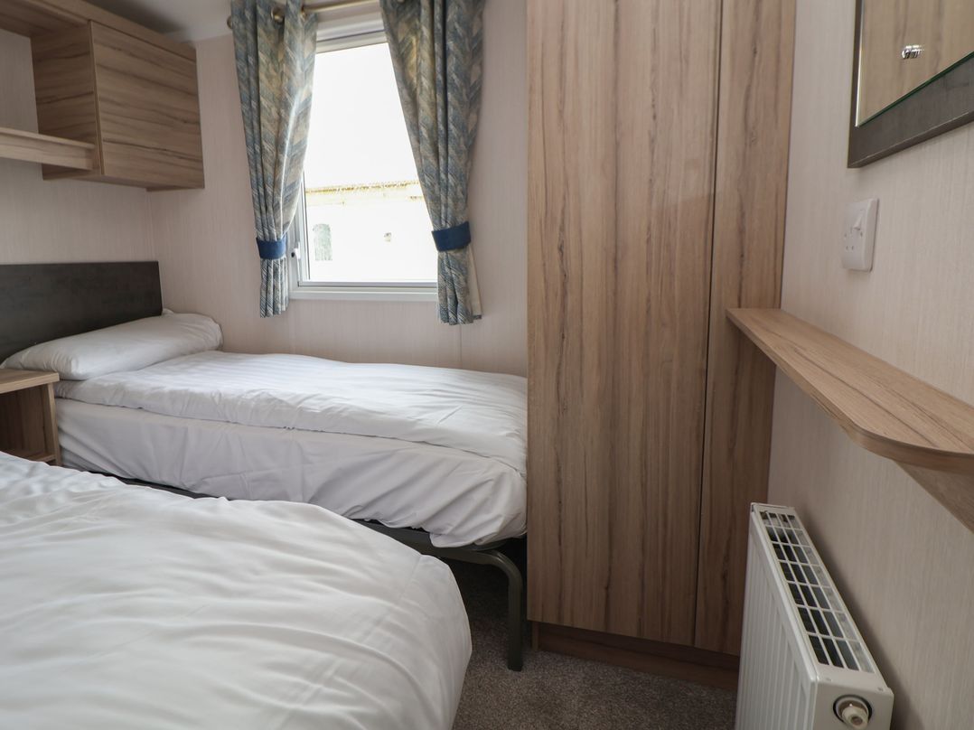 Caravan B8