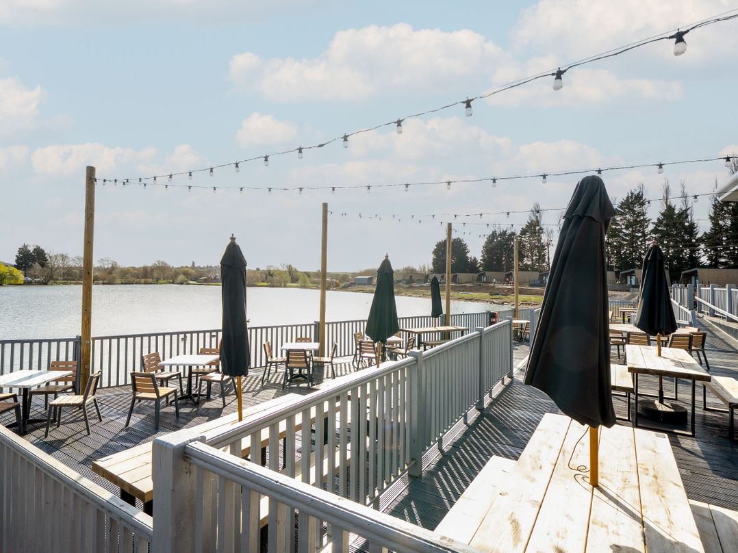 Moonlit Skylight - Billing Aquadrome