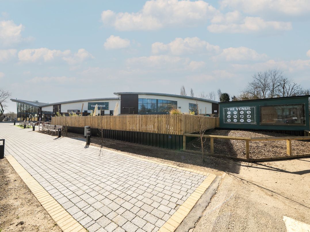 Moonlit Skylight - Billing Aquadrome