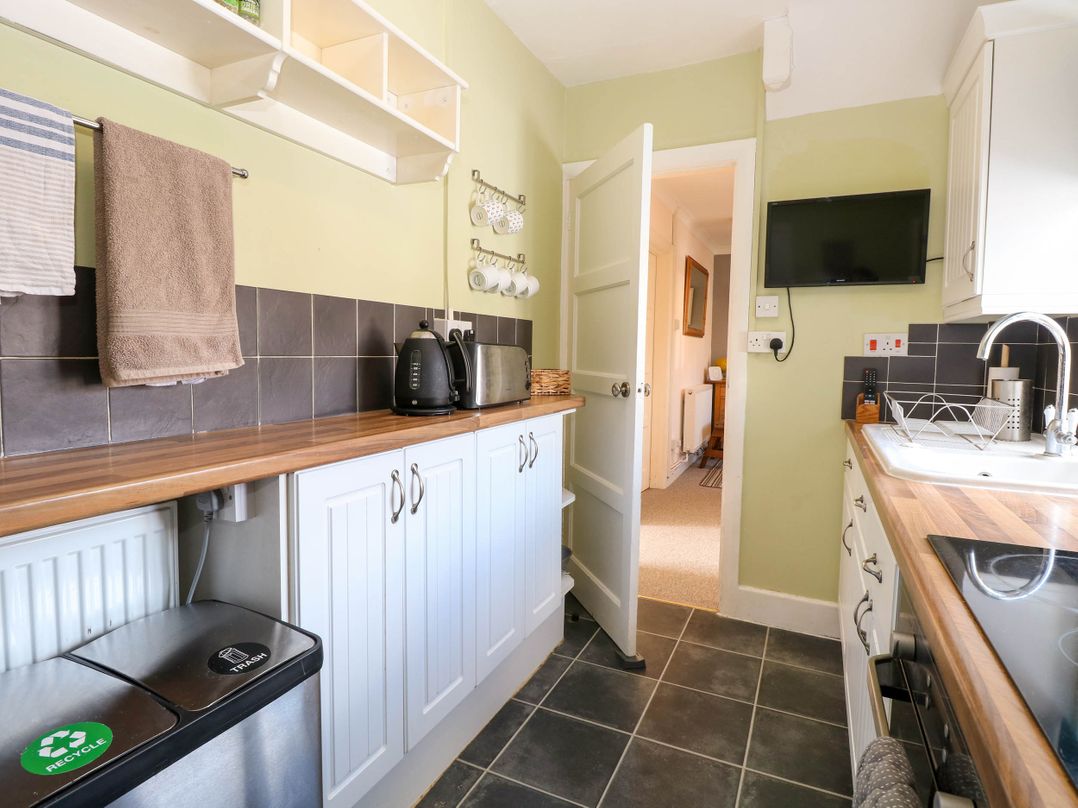 3 Birkbeck Way