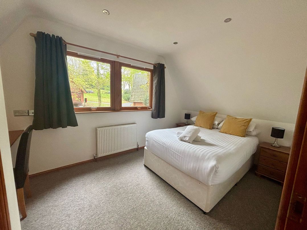Acorn Lodge