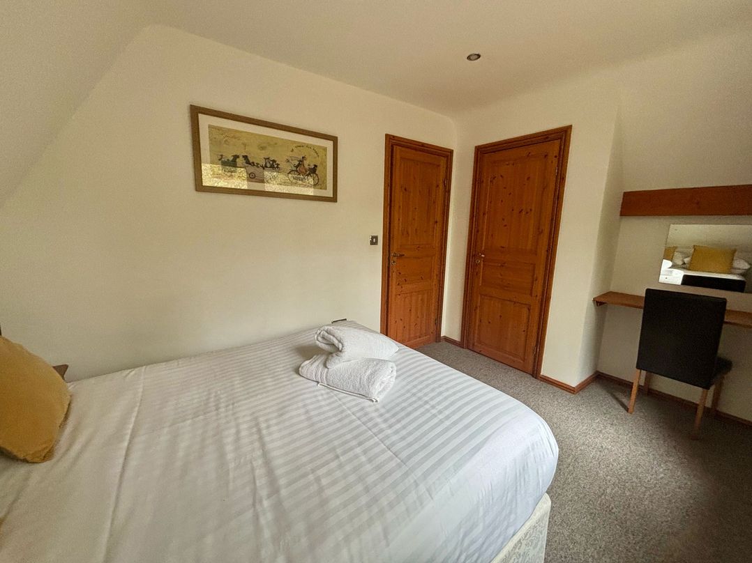Acorn Lodge