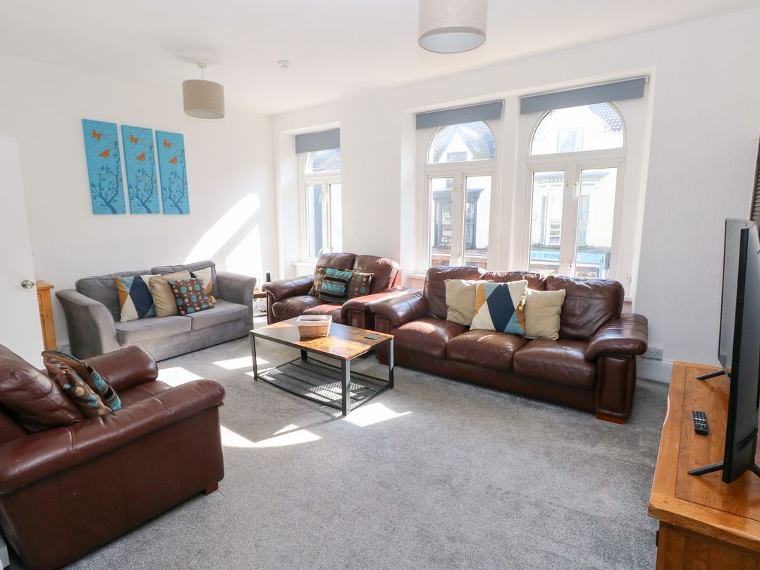 Castleview Coastal Comfort
