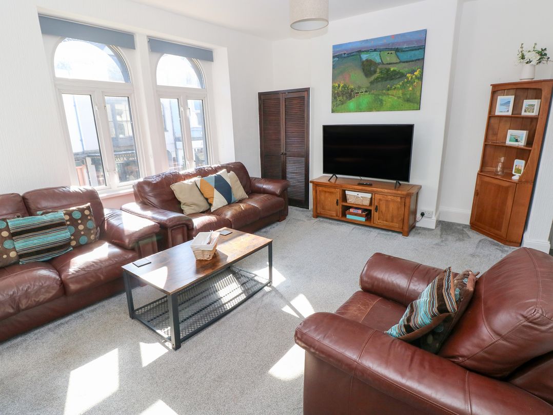 Castleview Coastal Comfort