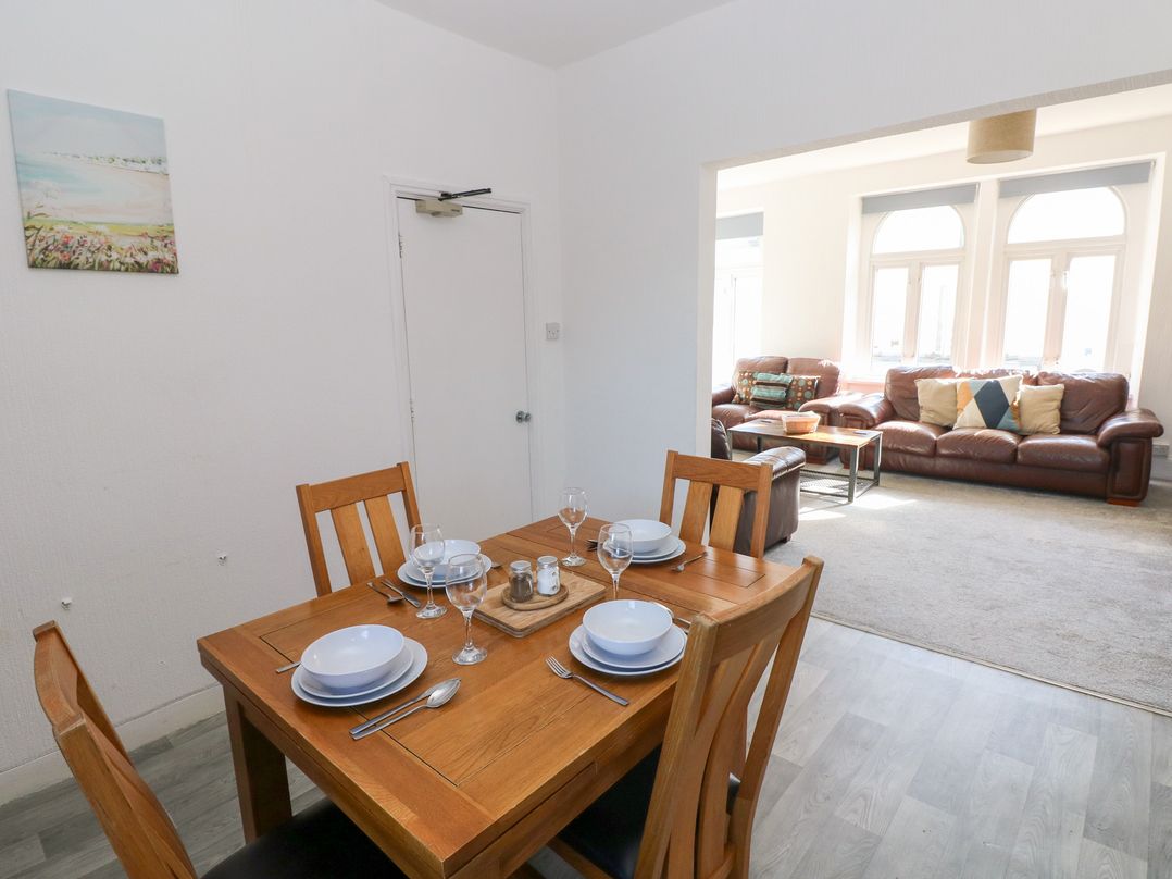 Castleview Coastal Comfort