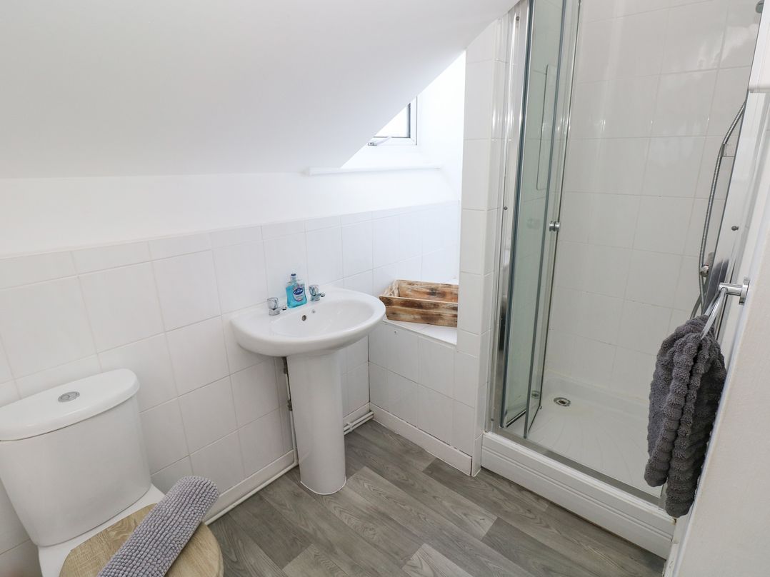 Castleview Coastal Comfort