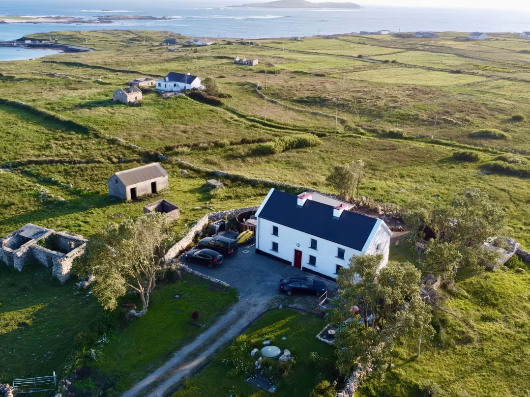 Nead na bhFáinleog (Swallows’ Nest)