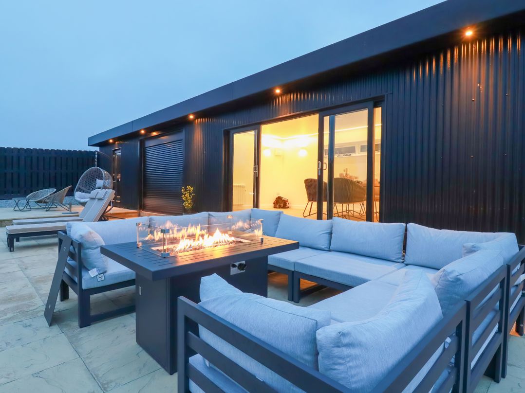 The Lake Boat exclusive retreat