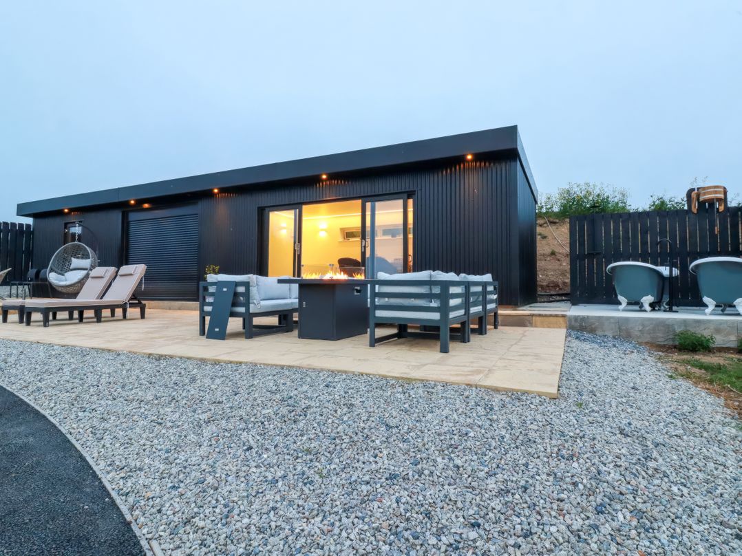 The Lake Boat exclusive retreat