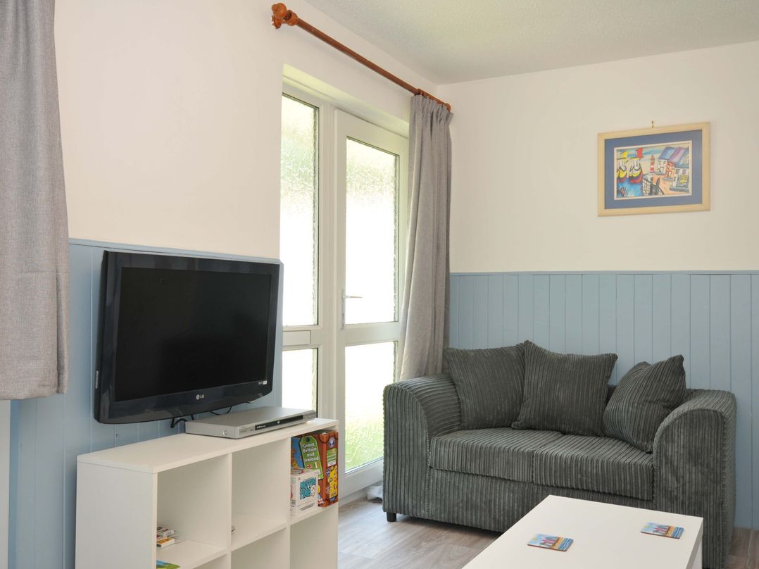 4 Rosecraddoc Lodge Holiday Bungalows