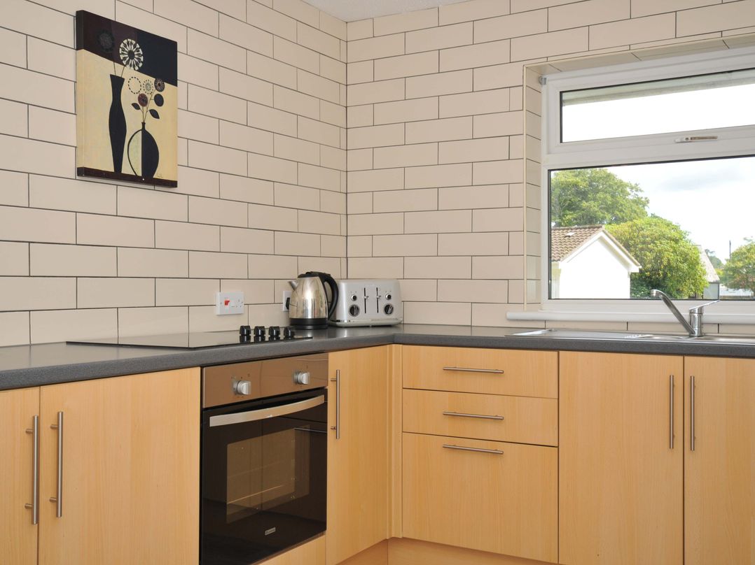 4 Rosecraddoc Lodge Holiday Bungalows