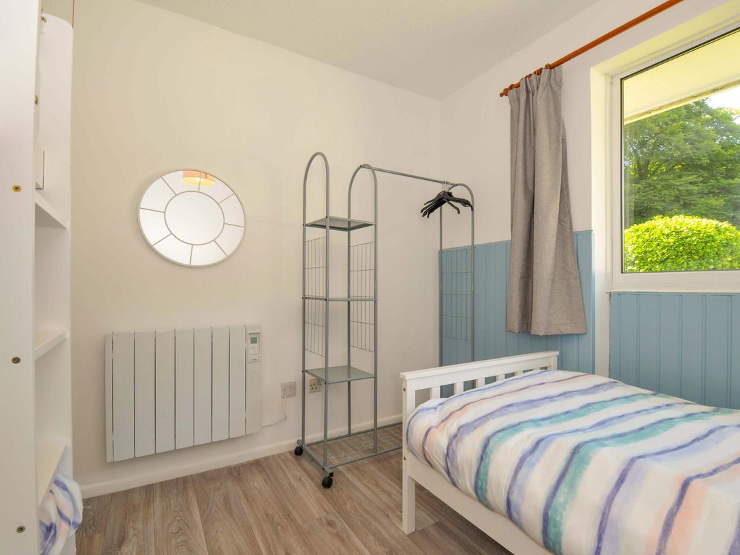 4 Rosecraddoc Lodge Holiday Bungalows