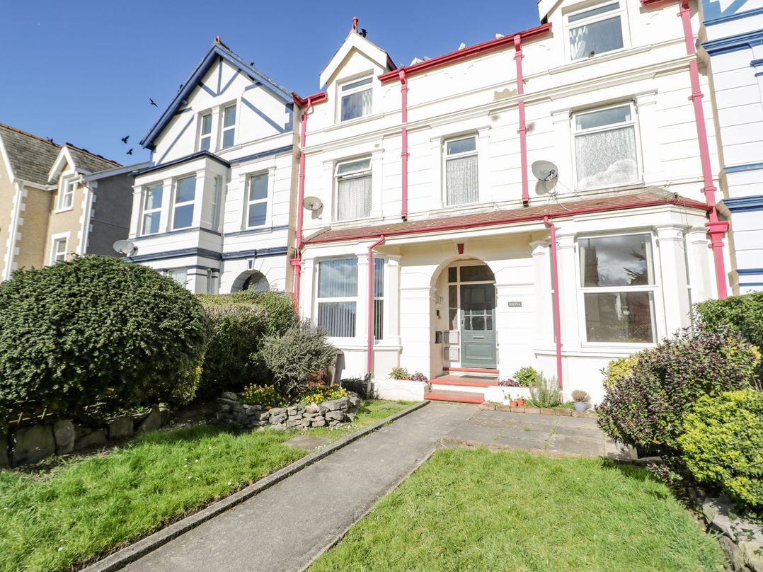 Flat 1A, Mona House