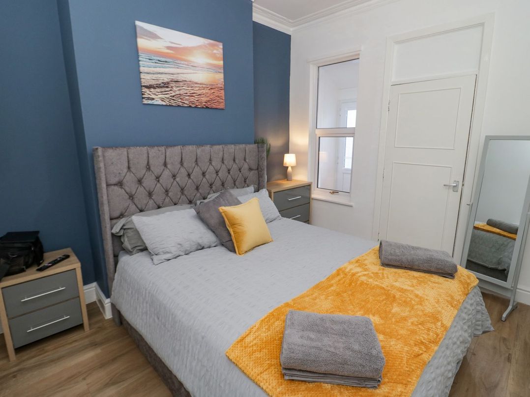Flat 1A, Mona House