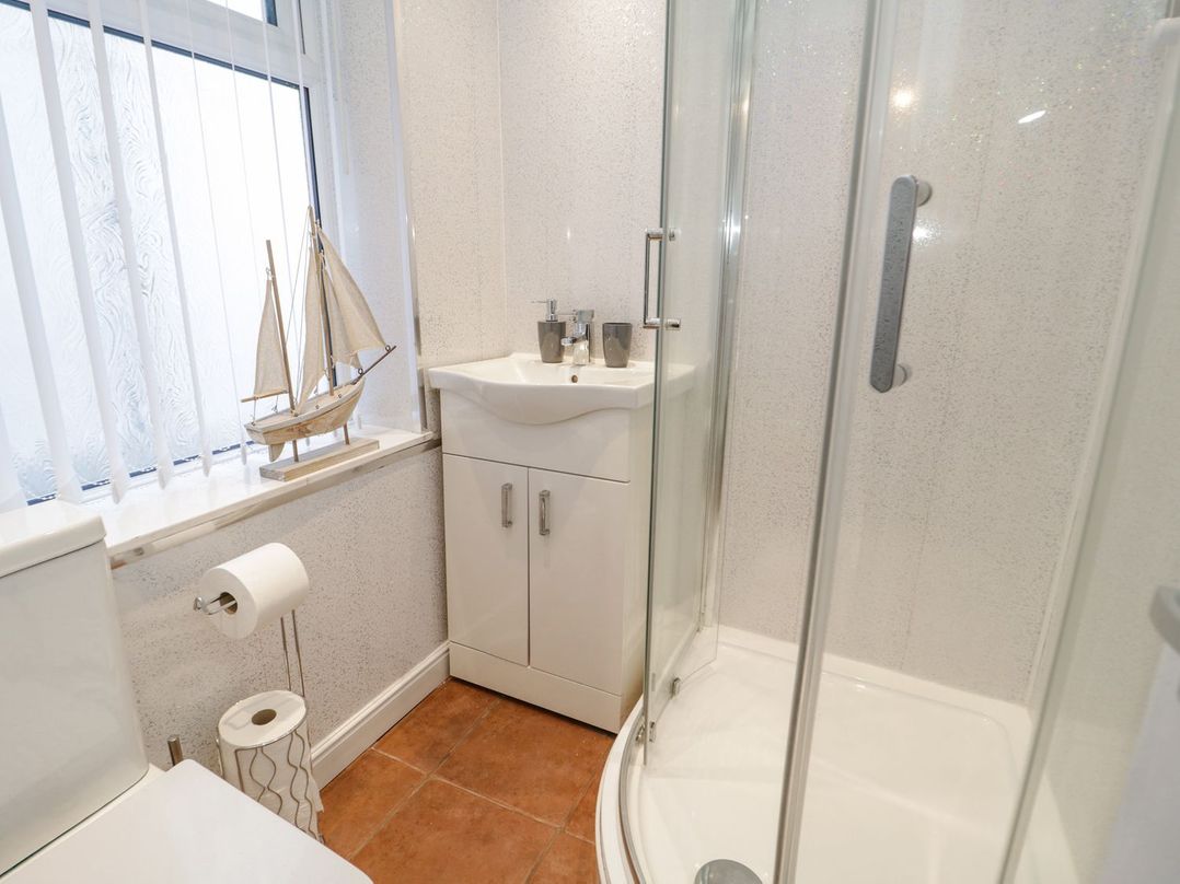 Flat 1A, Mona House