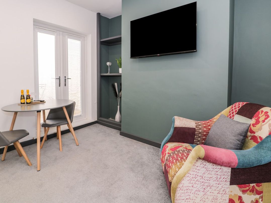 Flat 1, Mona House