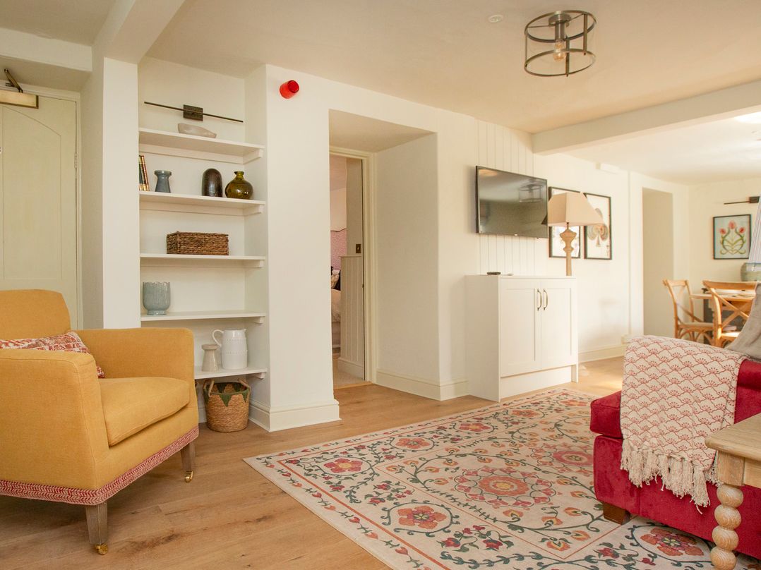 Apartment 1, 86 Dyer Street