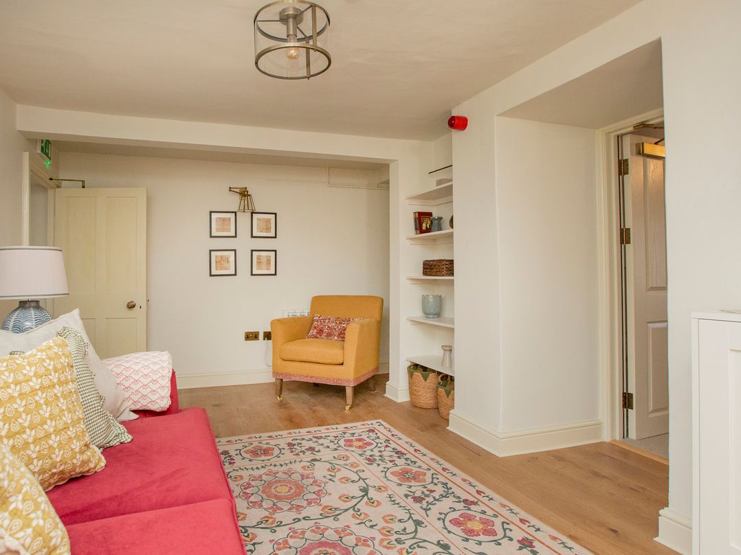 Apartment 1, 86 Dyer Street