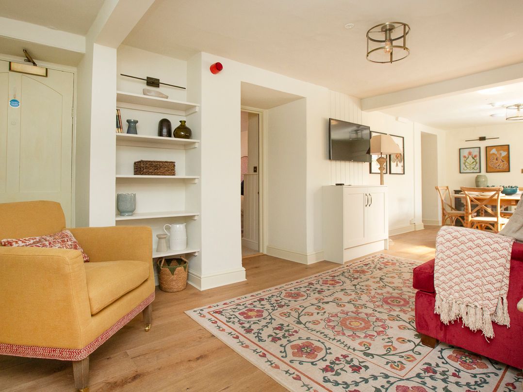 Apartment 1, 86 Dyer Street