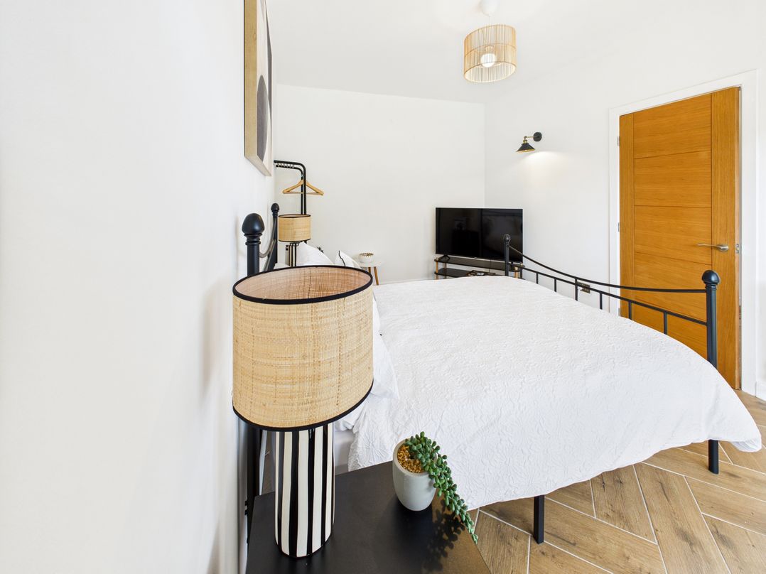 Luxury Beach Stay with Hot Tub