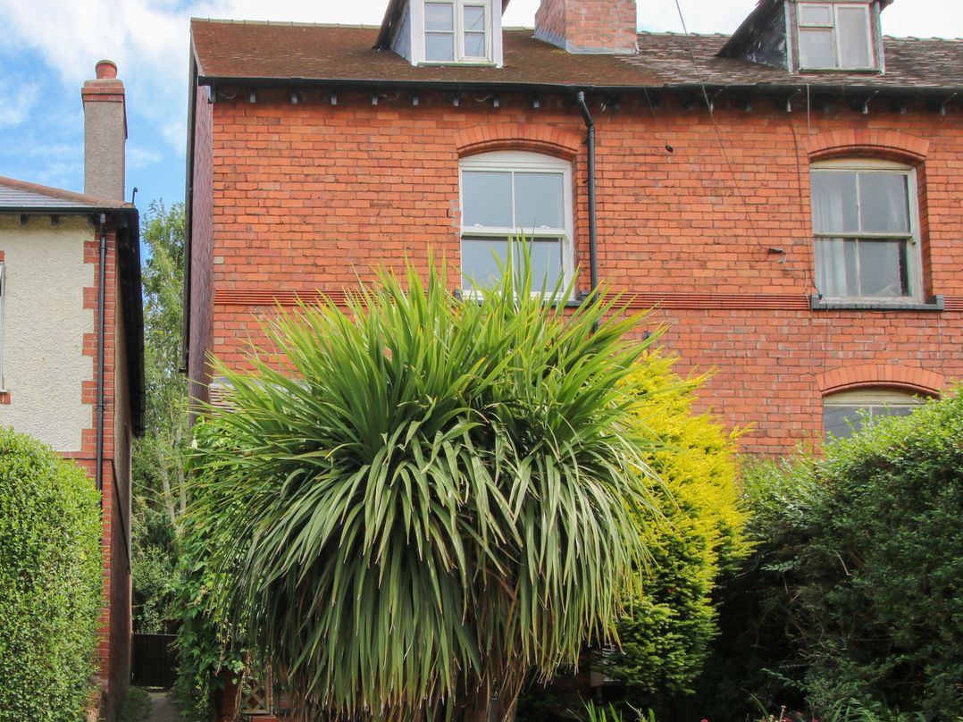 157 Watling Street South