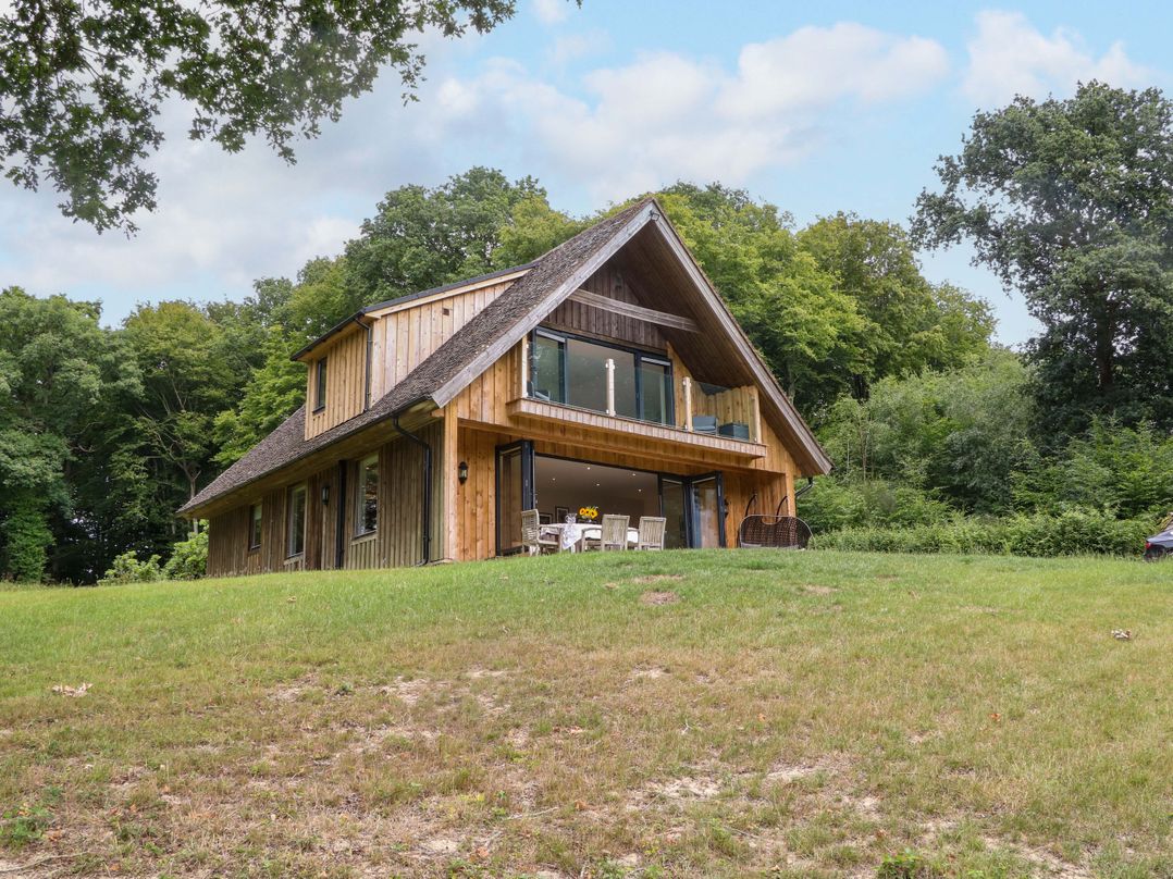 Lakeside Lodge