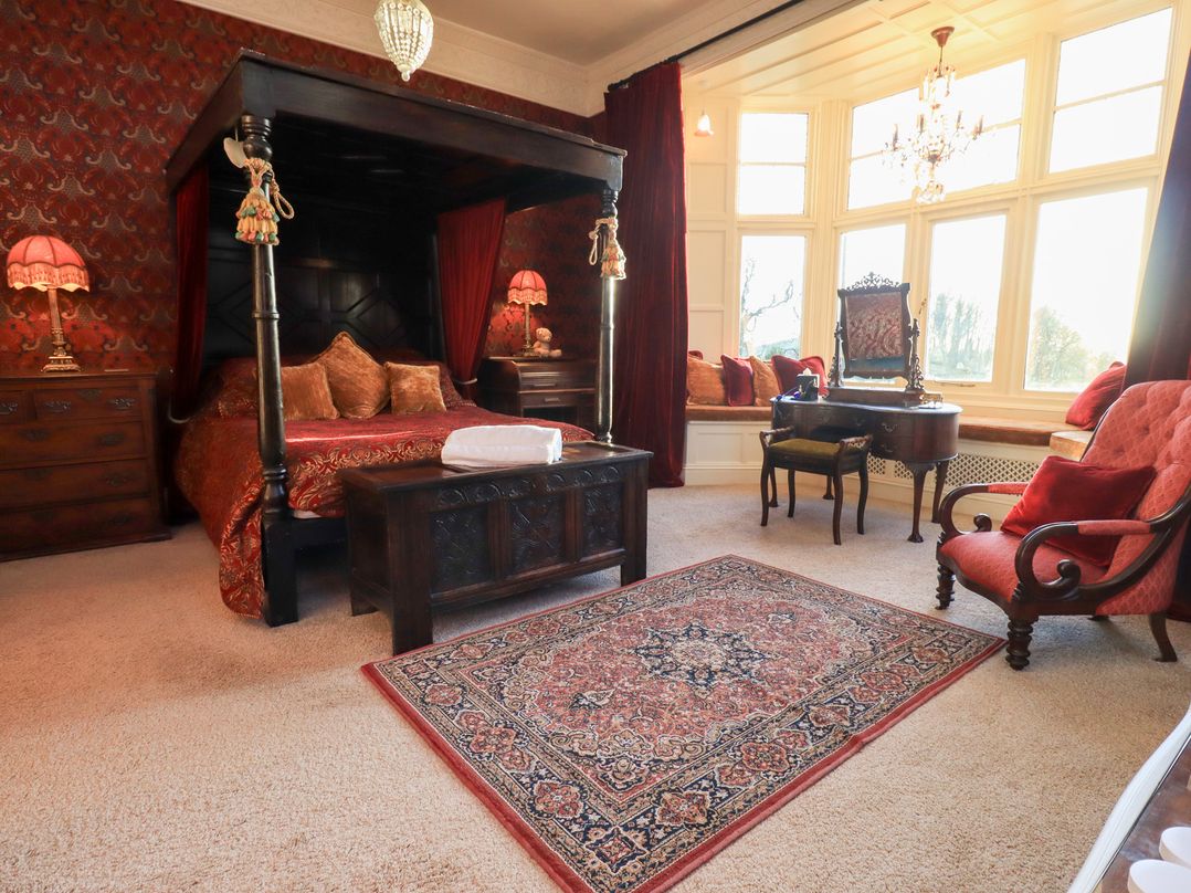 Summerlands Hall Gothic Apartment